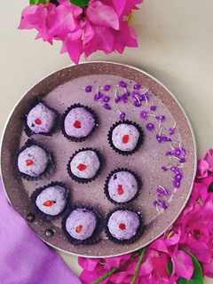 A picture of Jamun Sondesh (Kachagolla).