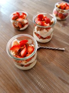 Une photo de °Coupe fraises mascarpone°