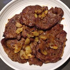 A picture of Pork Chop in Garlic.