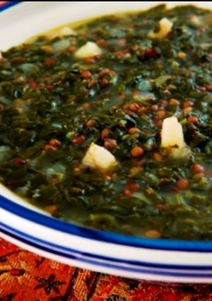 A picture of Lentil soup: Adas bi Hamod.