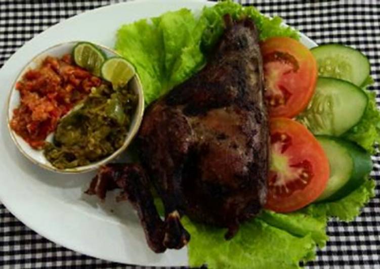 Cara Menyiapkan Bebek Bakar Jawa Barat Lezat Sekali