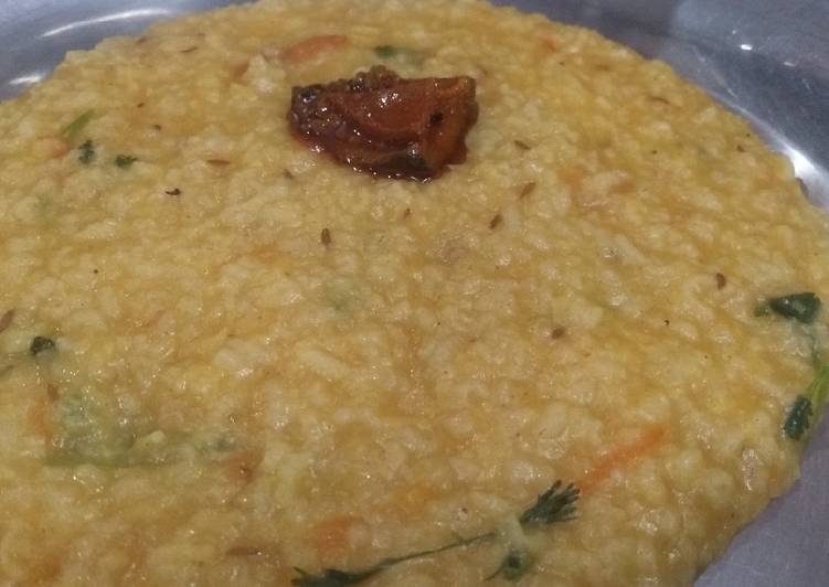 Steps to Make Any-night-of-the-week Masala khichdi