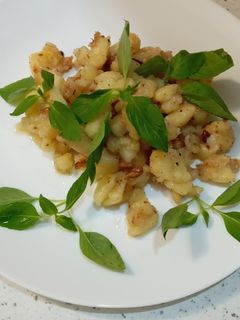 عکسی از دستور نیوکی با سس سیر و گردو (پاستا سیب زمینی) Gnocchi