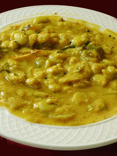 லைமா பீன்ஸ் பொறிச்ச குழம்பு (Lima beans poricha kulambu recipe in tamil) செய்முறை முக்கிய புகைப்படம்