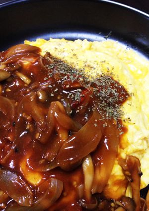 A picture of Easy Fluffy Omurice with Demi-Glace Sauce.