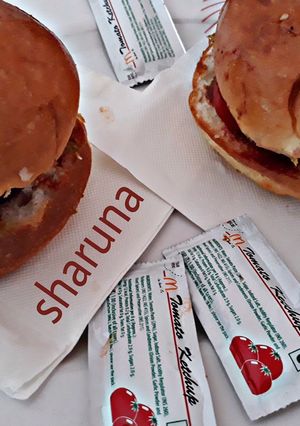 A picture of Beetroot Burger.