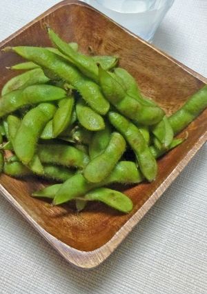 A picture of Easy and Foolproof! Summer Edamame with Salt.