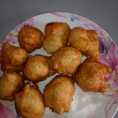 A picture of Pufpuf served with sugar.