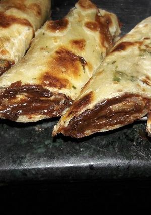 चोकलेटी पराठा (Chocolaty paratha recipe in hindi) रेसिपी मुख्य फोटो