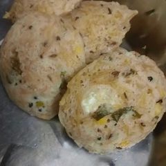 A picture of Instant Rava idli.
