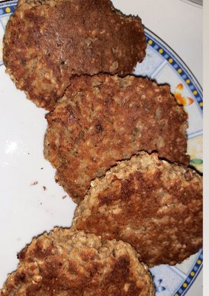 Una foto de Burgers veganas de arroz yamaní, lentejas y berenjena