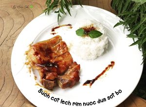 Hình của món Sườn cốt lếch rim nước dừa sốt bò.