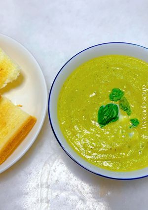 Hình của món Soup quả bơ.