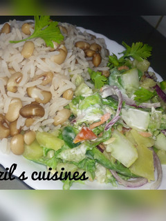 Shinkafa da wake da salad ainihin hoton girkin