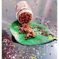 A picture of Paan masala.