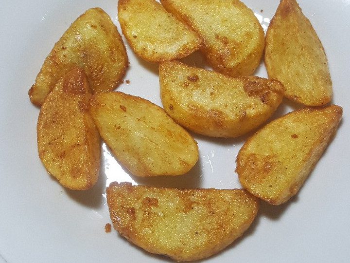 Langkah Mudah untuk Menyiapkan Potato wedges simple yang Lezat Sekali