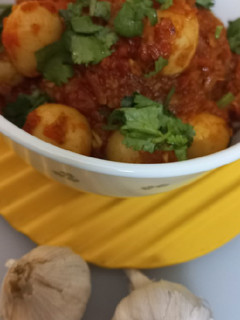 લસણીયા બટાકા (Lasaniya Bataka Recipe In Gujarati) રેસીપી મુખ્ય ફોટો