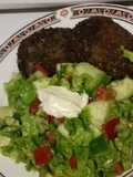 Hamburguesas a la menta con ensalada fresca grez
