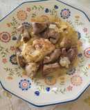 Hígado y mollejas de cabrito encebollado