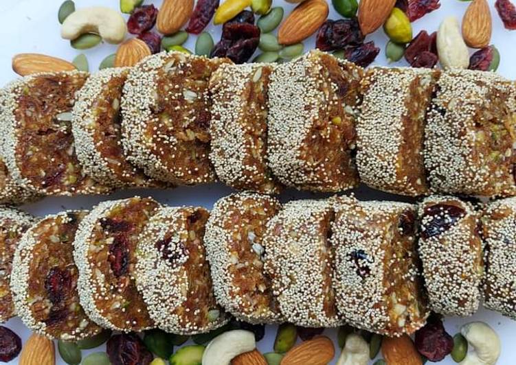 dates and nuts roll recipe main photo