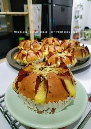 Foto resep Mozzabeef Garlic Bread