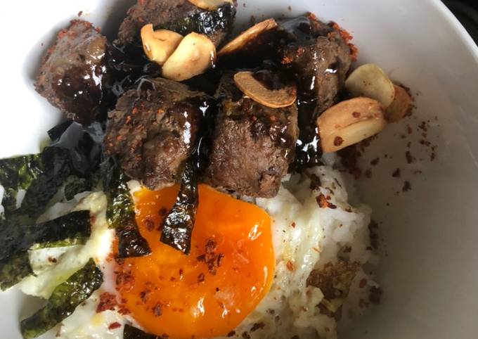 Bagaimana Membuat Saikoro rice bowl steak, Lezat Sekali