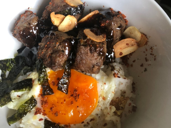 Bagaimana Membuat Saikoro rice bowl steak, Lezat Sekali