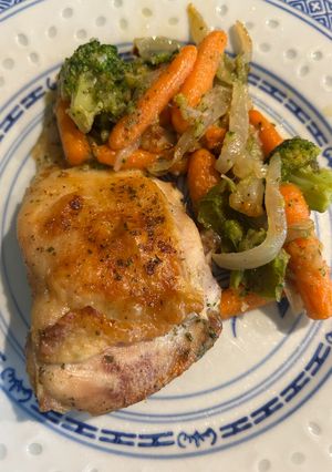 A picture of Sheet Pan Hidden Valley Ranch Restaurant Style Chicken Thighs and Vegetables.