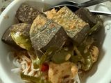 ขนมจีน ราดแกงกะทิ อกไก่
