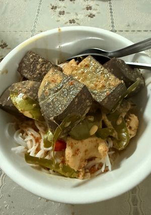 รูปของ ขนมจีน ราดแกงกะทิ อกไก่