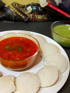 A picture of Khameer Idli sambhar.