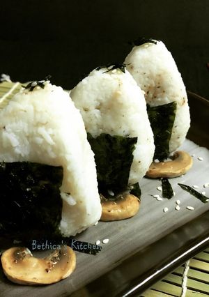 A picture of Onigiri.