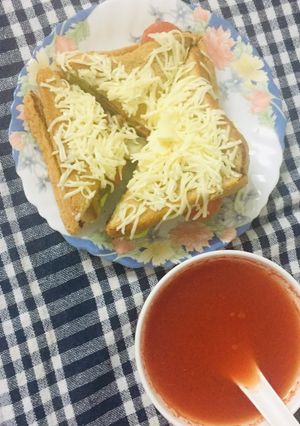 કલબ સેન્ડવીચ (Club Sandwich Recipe In Gujarati) રેસીપી મુખ્ય ફોટો