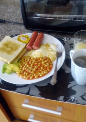 A picture of English breakfast.
