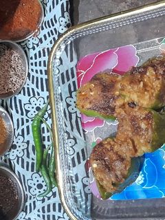 शिमला मिर्च का भरवा (shimla mirch ka bharwa recipe in Hindi) रेसिपी मुख्य फोटो