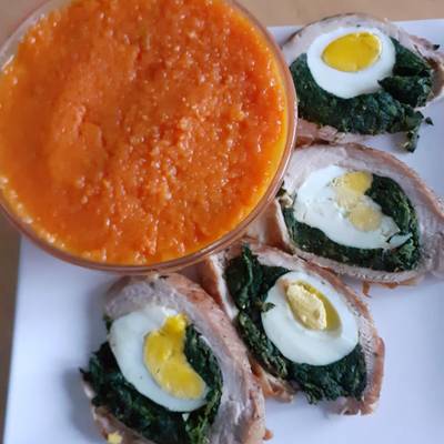 Ricetta Uova sode con tuorlo di carota e crema di spinaci