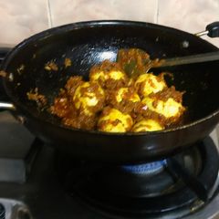 A picture of Dry masala eggs.