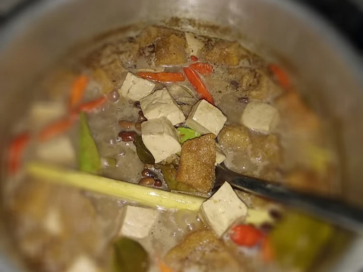 Langkah Gampang Membuat Resep Brongkos daging sapi jogja yang Bikin Ngiler