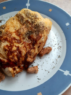 Una foto de Desayuno con energía omelet carne y verduras