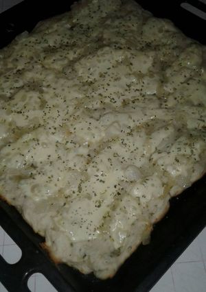 Una foto de Pizza Fugazza💕 con masa saborizada con orégano😍
