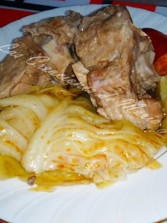 Una foto de Codillo con repollo