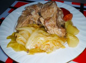 Foto principal de Codillo con repollo