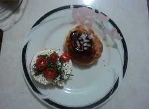 Una foto de Bocadillo mexicano de nugget a la BBQ y chía geras. México