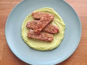 Una foto de tartar de atun con soja