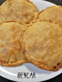 Una foto de Empanadillas de aguacate y bonito
