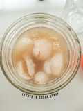Laici dalam Air Gula Homemade (Homemade Lychee in Sugar Syrup)