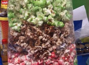 Foto resep Popcorn manis warna warni