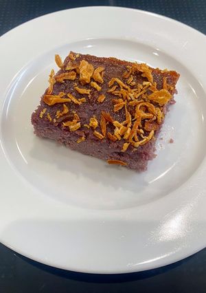 A picture of Purple Sweet Potato Thai Custard (Khanom Maw Kaeng).