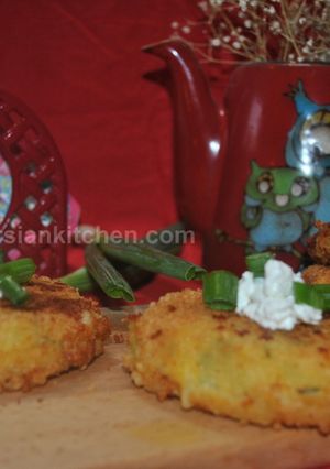 A picture of Mashed potato cakes.