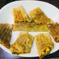 A picture of Grilled Cheese Frankie rolls.